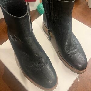 $1480 The Row Boris bootie Sz 39